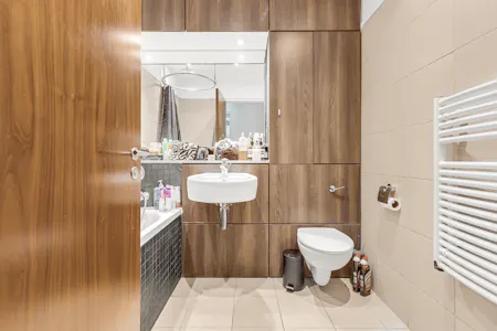 Friend Street, London, Residential Flat To Let - Bathroom