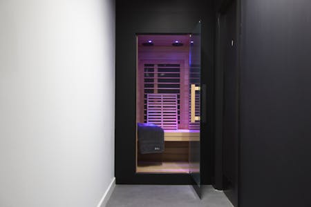 Wellington Place, 107 West Regent Street, Glasgow, Office To Let - Sauna