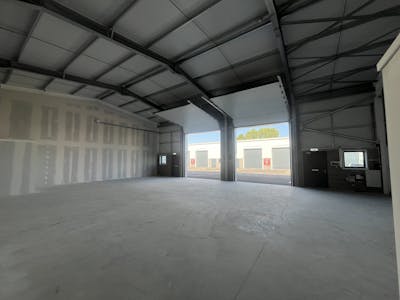 Unit 6, Lincoln, Light Industrial To Let - IMG_5447.jpg