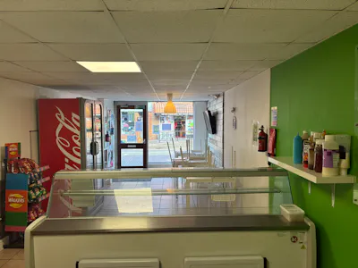 27 High Street, Newport Pagnell, Retail To Let - IMG_2785.JPEG
