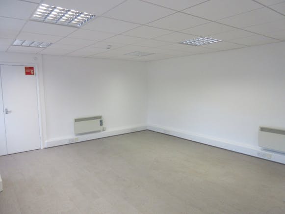 Unit D6, Sandown Industrial Park, Mill Lane, Esher, Industrial / Warehouse To Let - IMG_2212.JPG