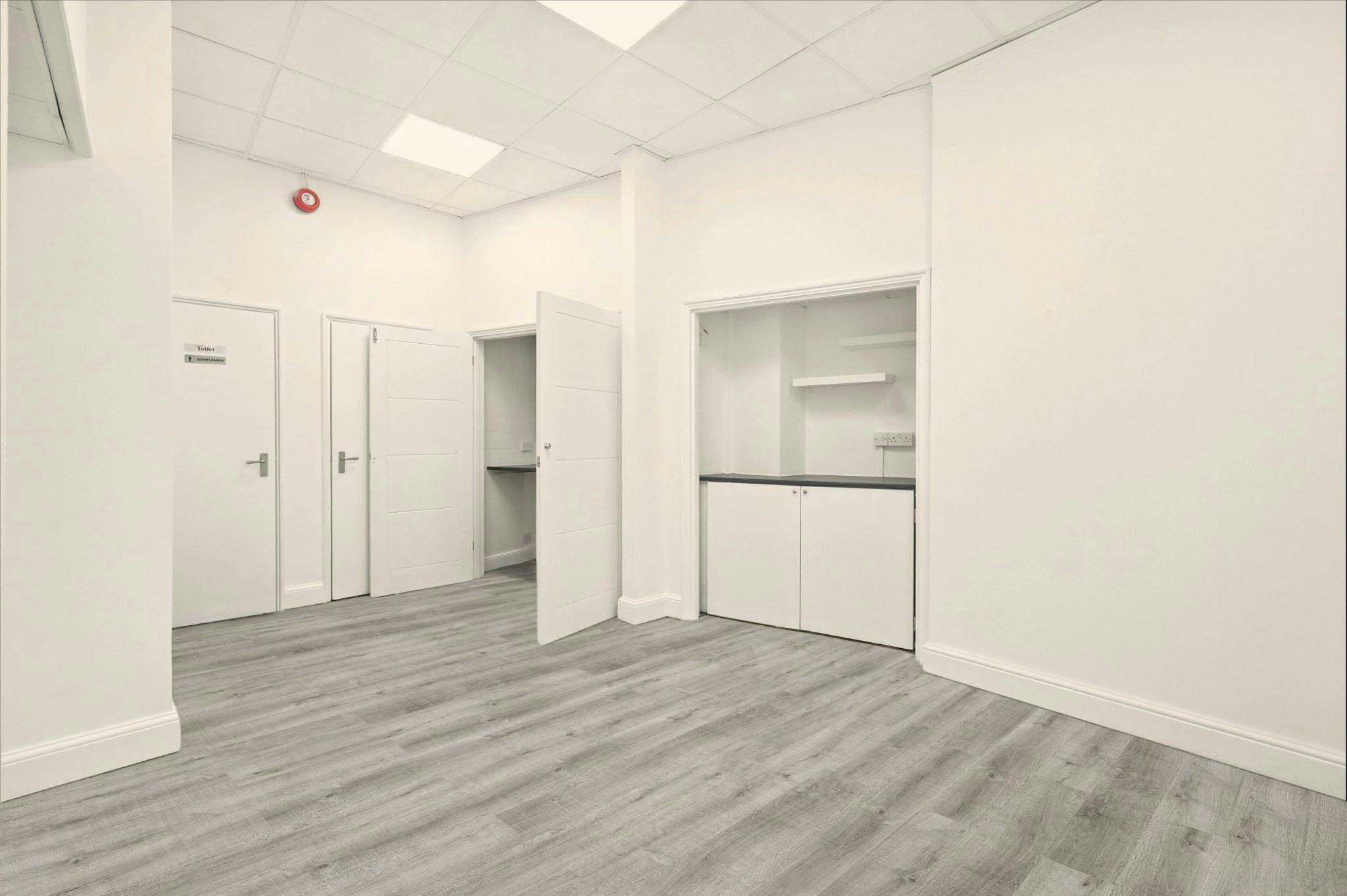 Office in Islington - photo 4