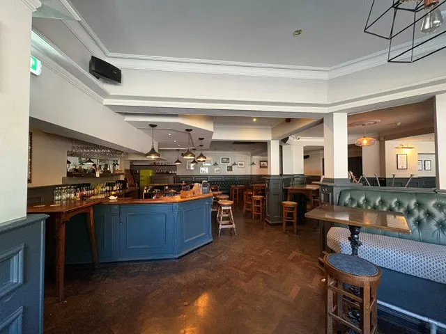 17 Westgate, Leeds, Leisure To Let - behind bar.jpg