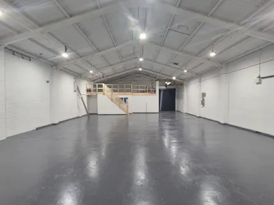 Unit 2 Second Avenue, Stockport, Industrial/Logistics To Let - 20260925_094457.jpg