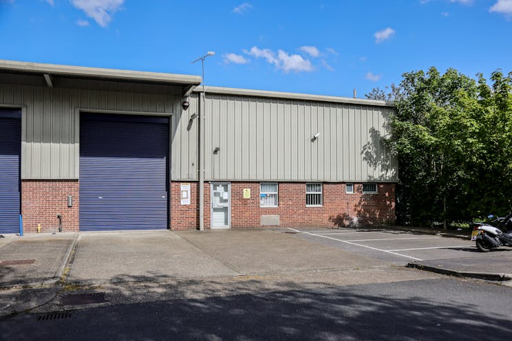 Unit D7, Sandown Industrial Estate, Esher, Warehouse & Industrial To Let - AWP_10331.jpg