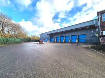 Unit 4 Suthers Street, Oldham, Industrial/Logistics To Let - 20241126_103544.jpg