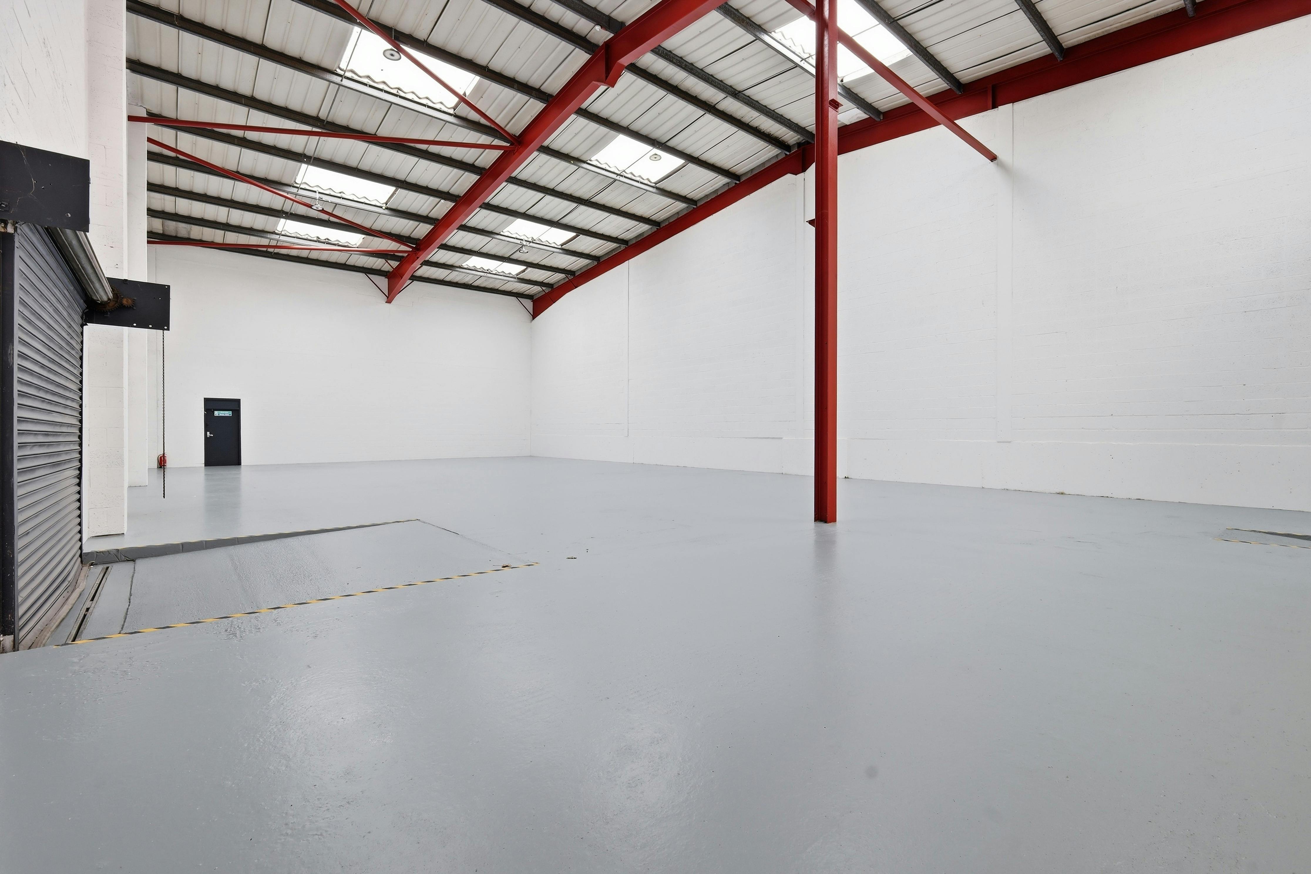 Industrial Unit in London - photo 3