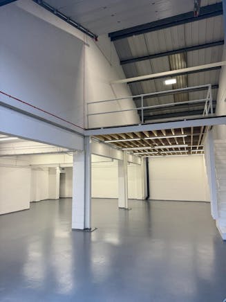 Unit 15, Falcon Court, Earlsfield, Industrial To Let - mez.JPG