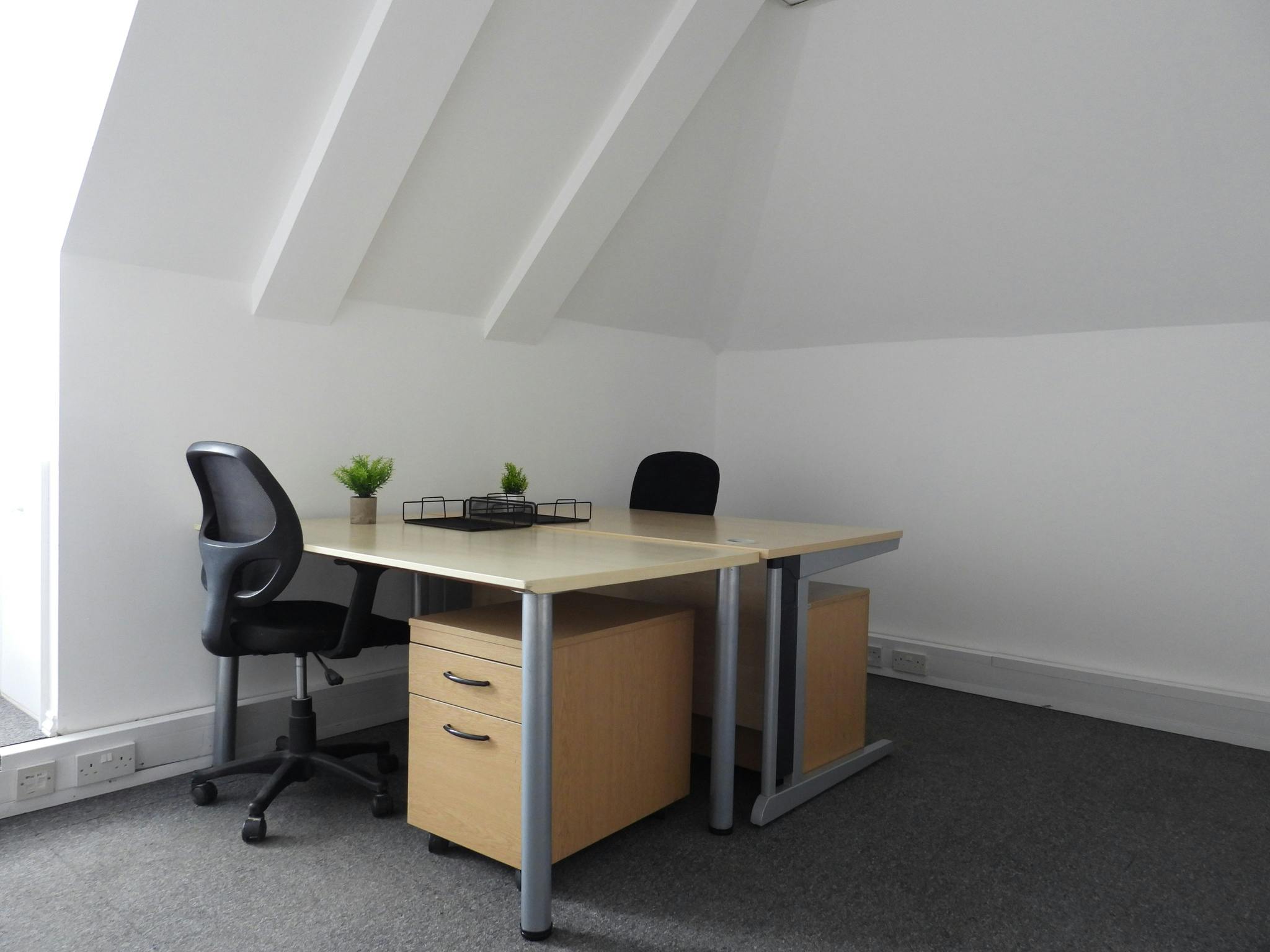 Dorney House Business Centre, 46-48A High Street, Slough, Offices To Let - DH 2 desk Office.jpg