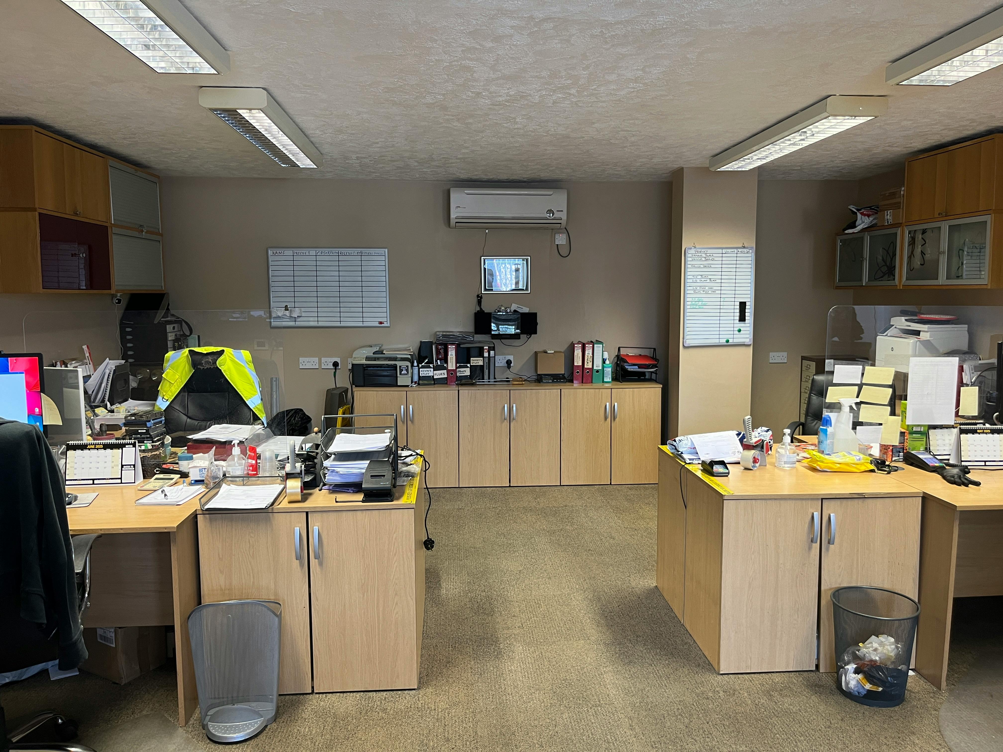 The Warehouse, Aylesbury, Industrial To Let - 20250617_130914541_iOS.jpg