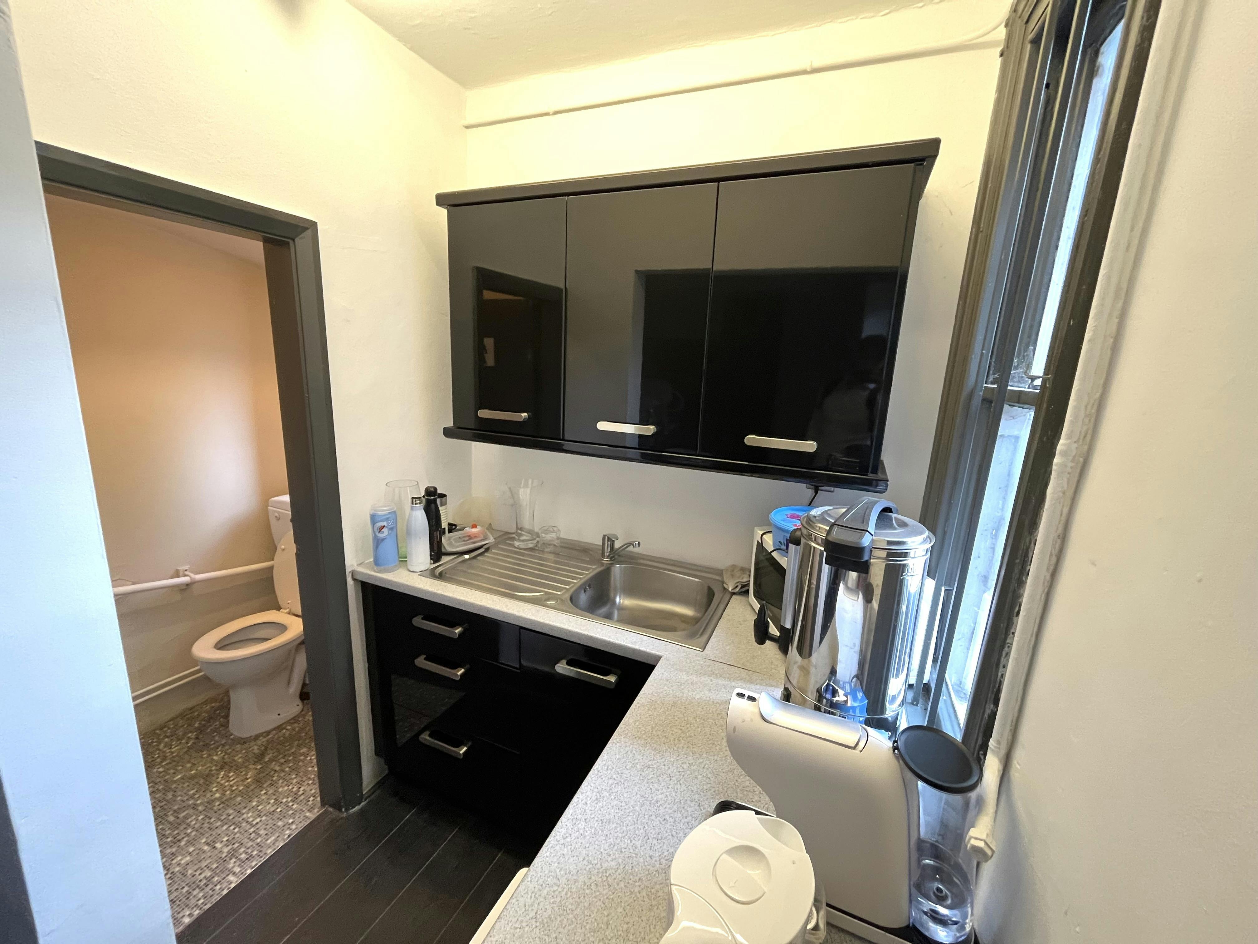 Suite 3, 6 George Street, Alderley Edge, Offices To Let - 6g2.jpg