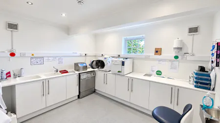 15-17 High Road, Rayleigh, Investment For Sale - Room