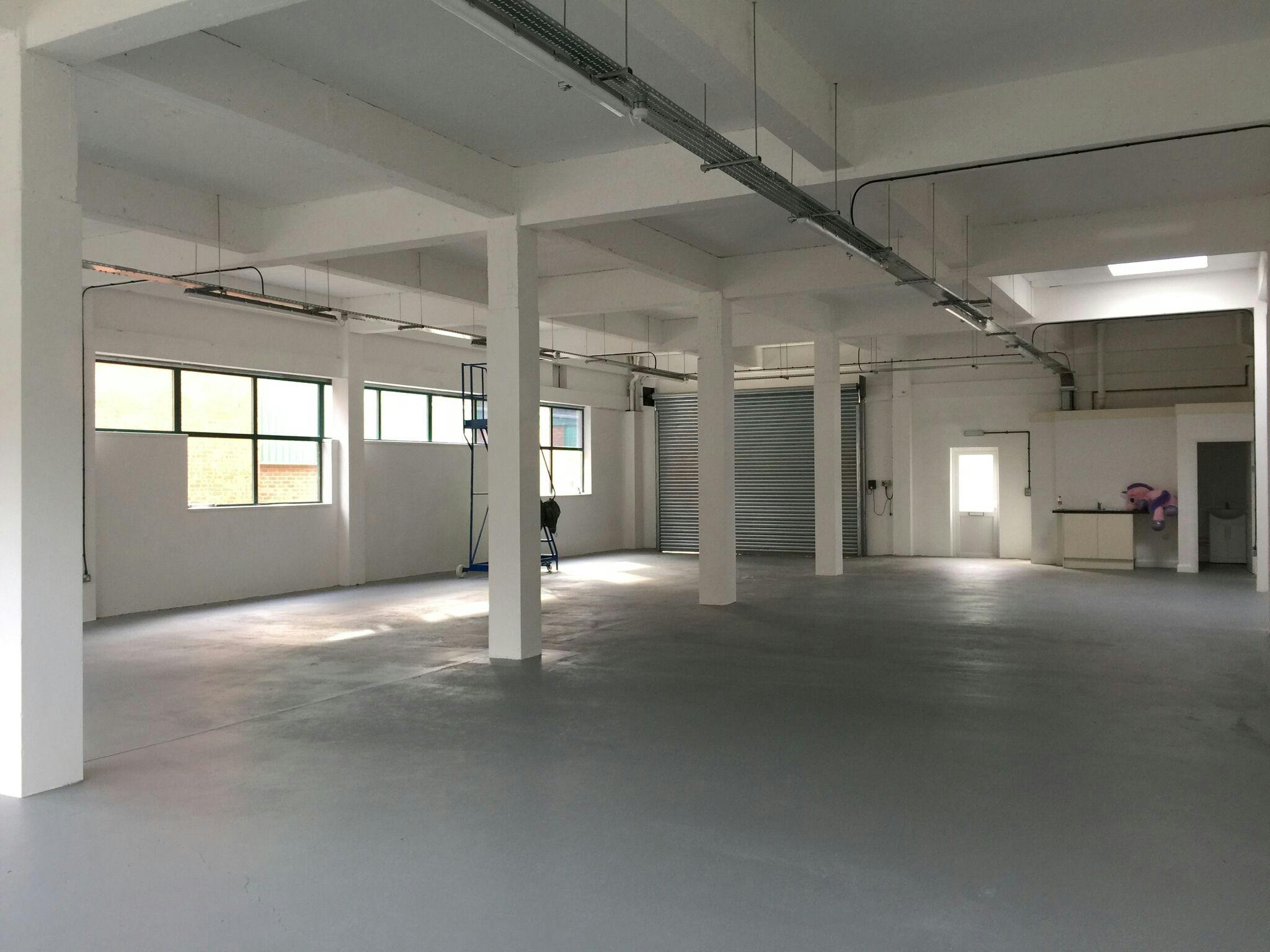 Industrial Unit in Fareham - photo 3