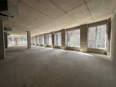 Block H, Unit 5, London, Leisure To Let - IMG_1076.JPG