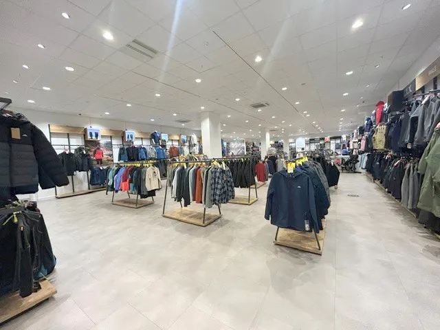 126 Peascod Street, Windsor, Retail To Let - First floor retail ii.jpg