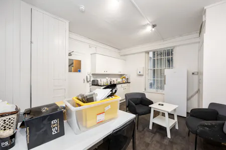 32-33 Queens Road, Brighton, Alternative Use Opportunity / Cafe (A1) / Class E Retail / Leisure / E (Commercial / Business / Service) / E Class Retail / Leisure (no extract - Open A1) / Education / Leisure / Office / Other / Retail / Retail - In Town / Sui Generis To Let - Queen's Road 32-33-009.JPG