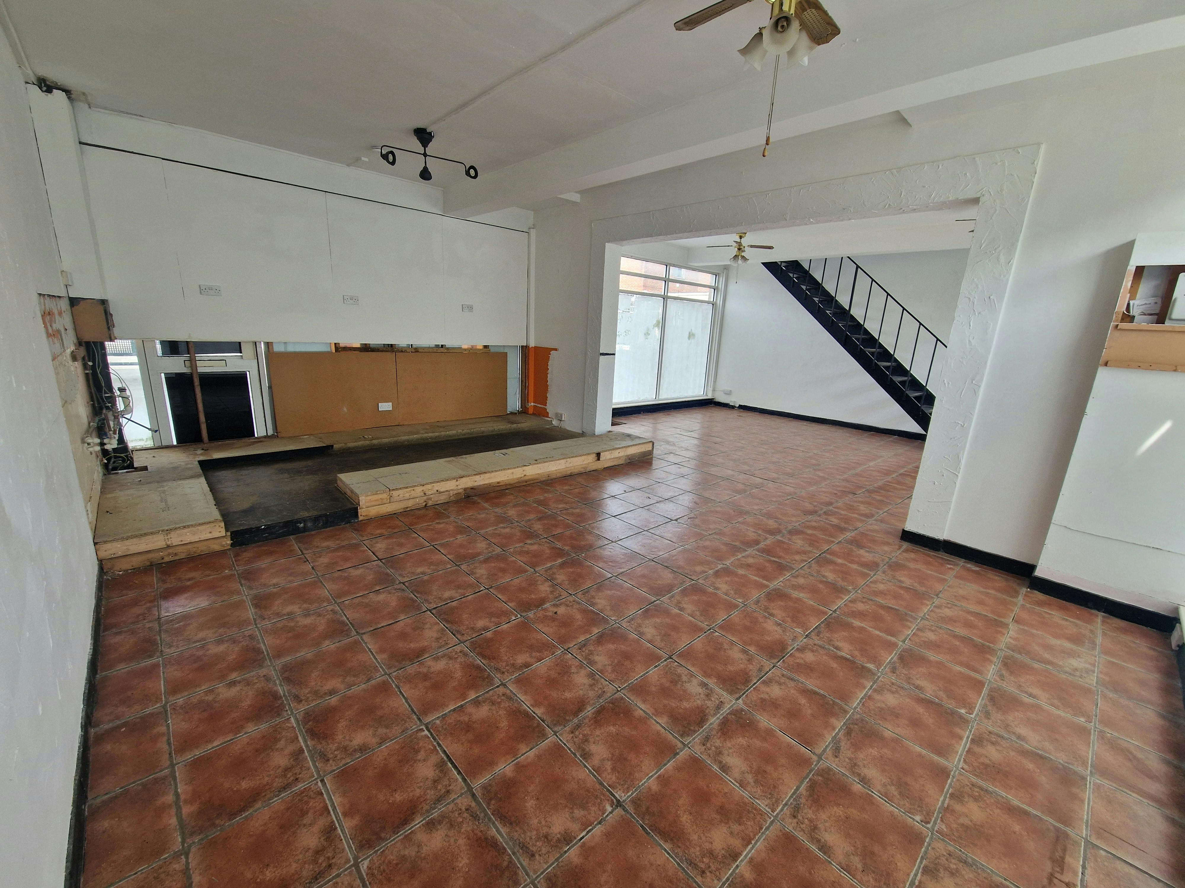 Retail/Shop in Gosport - photo 3