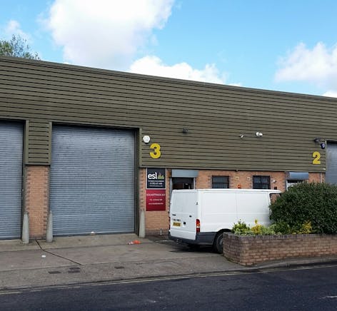 Unit 3 Parkside Centre, Southend-On-Sea, Industrial To Let - 20150427_100635_resized - Copy.jpg