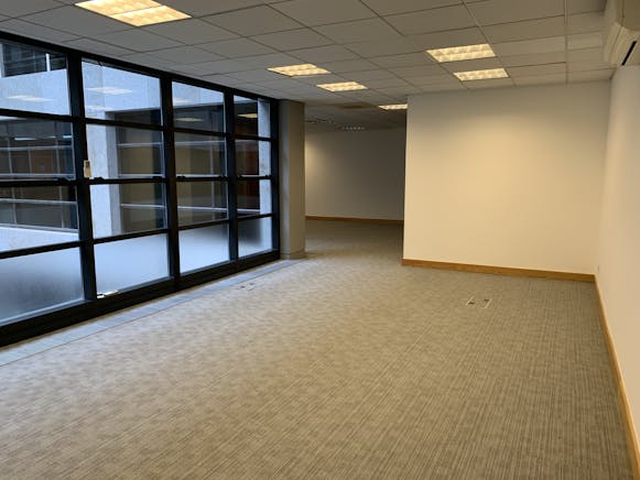 Beaufort Court, Suite 21, London, Offices For Sale - Open Plan Office