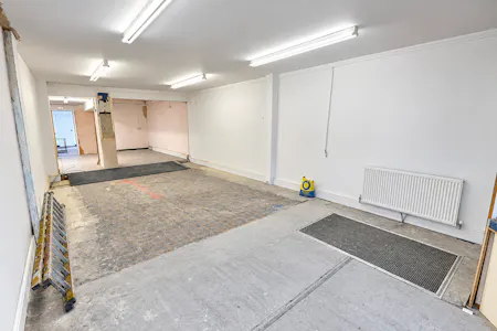 323 Bolton Road, Bury, Office / High Street Retail To Let - Shopfloor