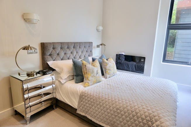 Clifton, Forth & Tamar House Residential Blocks, Bracknell, Investment / Investment / Other For Sale - Brants Bridge Bedroom.jpg