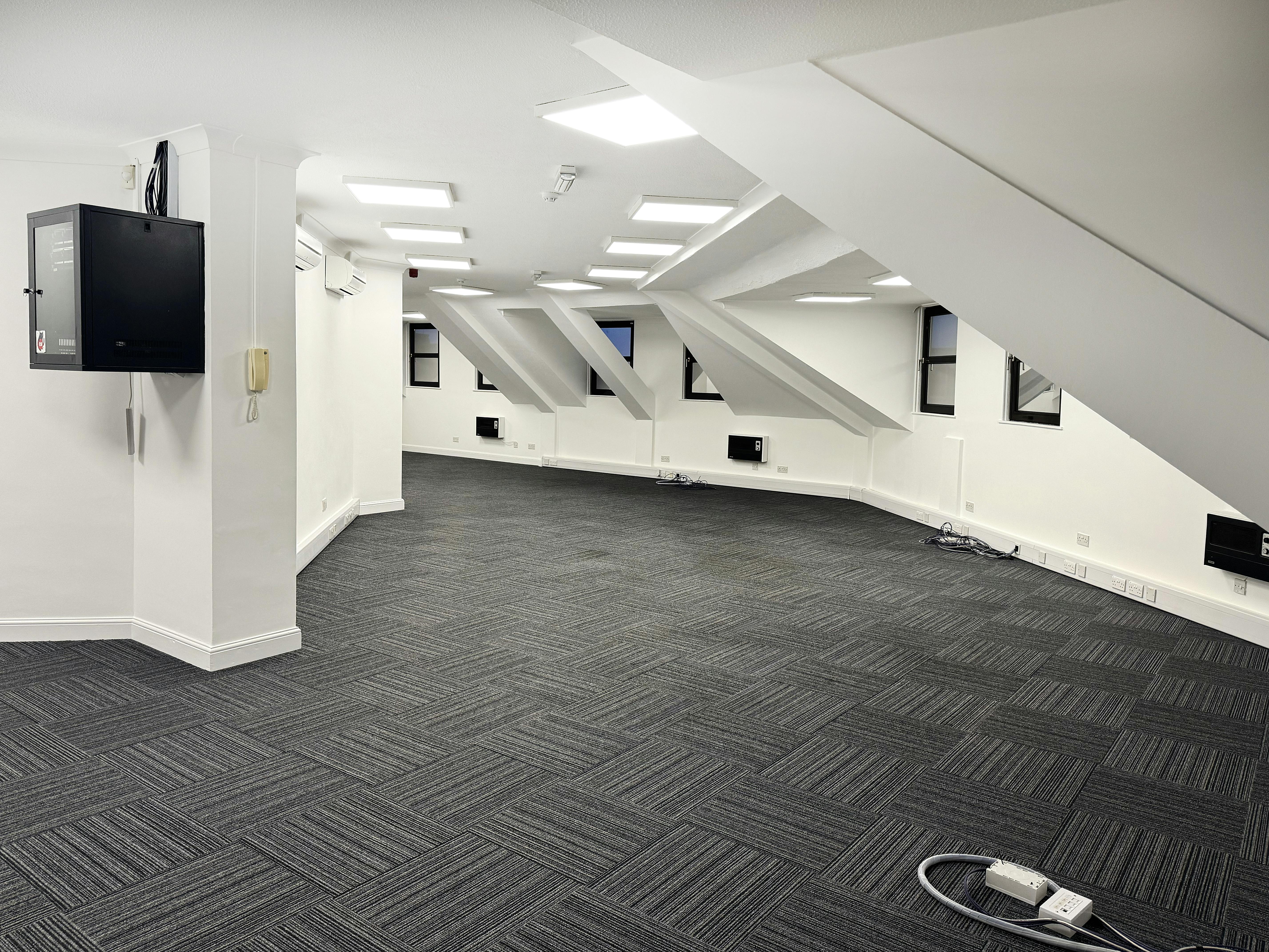 Suite 3, Dolphin House, Camberley, Offices To Let - IMG_8073.jpg