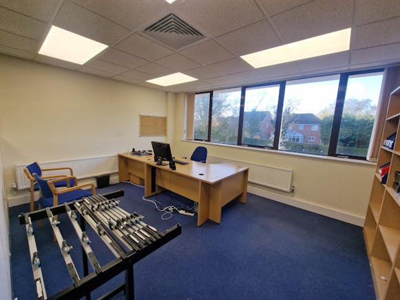 Unit 19 Campbell Court, Bramley, Nr Basingstoke, Industrial / Office For Sale - 20251128_132636.jpg