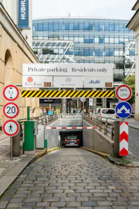 Myslbek, Na Příkopě 1096/21, Praha 1, Office / Retail To Let - myslbek_garage.jpg