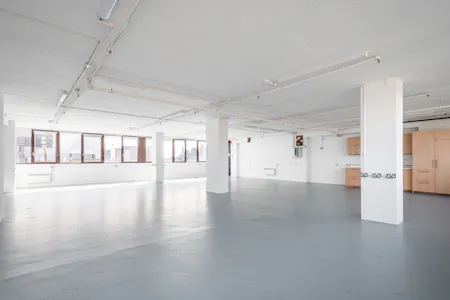 Regent Studios - 8 Andrews Road, London, Office To Let - Regent Studios 76 - Low Res  5.jpg