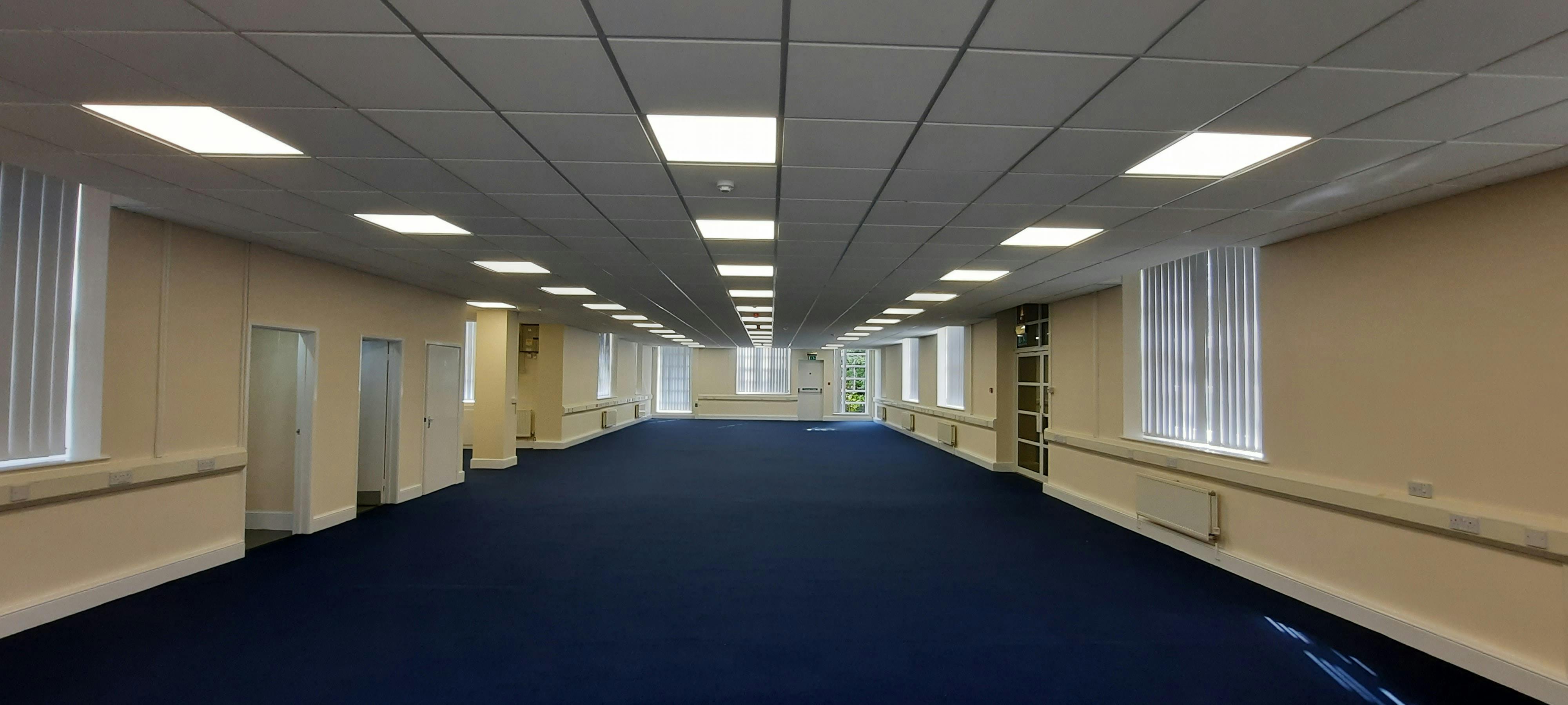 Office in Kidderminster - photo 2