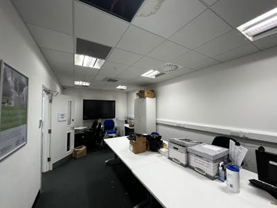 40 - 42 Watney Market, London, Office To Let - IMG_8535.jpg