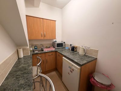 977 London Road, Leigh-on-Sea, Office / Retail To Let - WhatsApp Image 2026-04-27 at 14.12.22 (4).jpeg