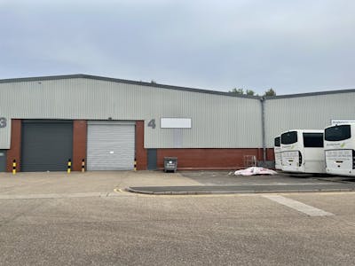 Unit 4 Airlinks Industrial Estate, Heston, Heathrow, Industrial / Warehouse To Let - 4 Airlinks  Main.jpg