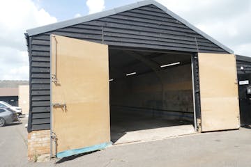 Unit 9, Crumps Farm, Sawbridgeworth, Industrial To Let - P1020916.JPG