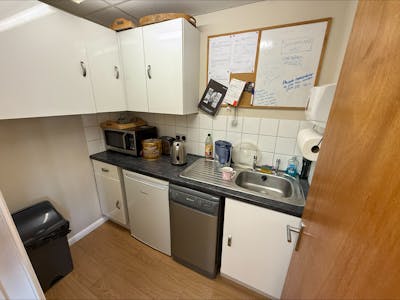 Unit 6 Martinfield Business Centre, Welwyn Garden City, Industrial / Light Industrial / Trade Counter / Warehouse To Let - processed-9F6063B3-824A-4EA1-8158-D0409E152F4B.jpeg