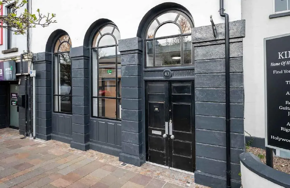 43 High Street - Image 2