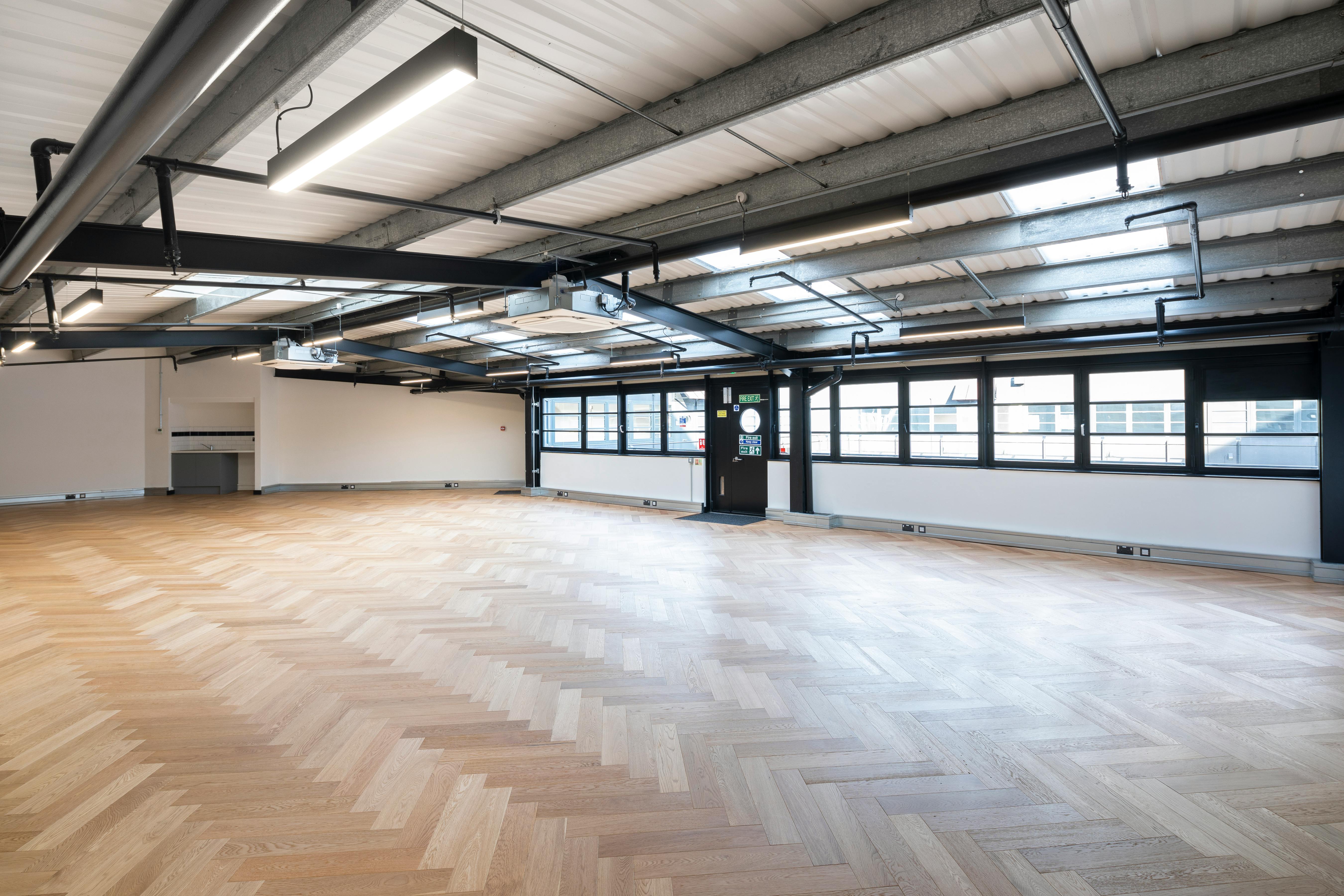 Office in London - photo 2