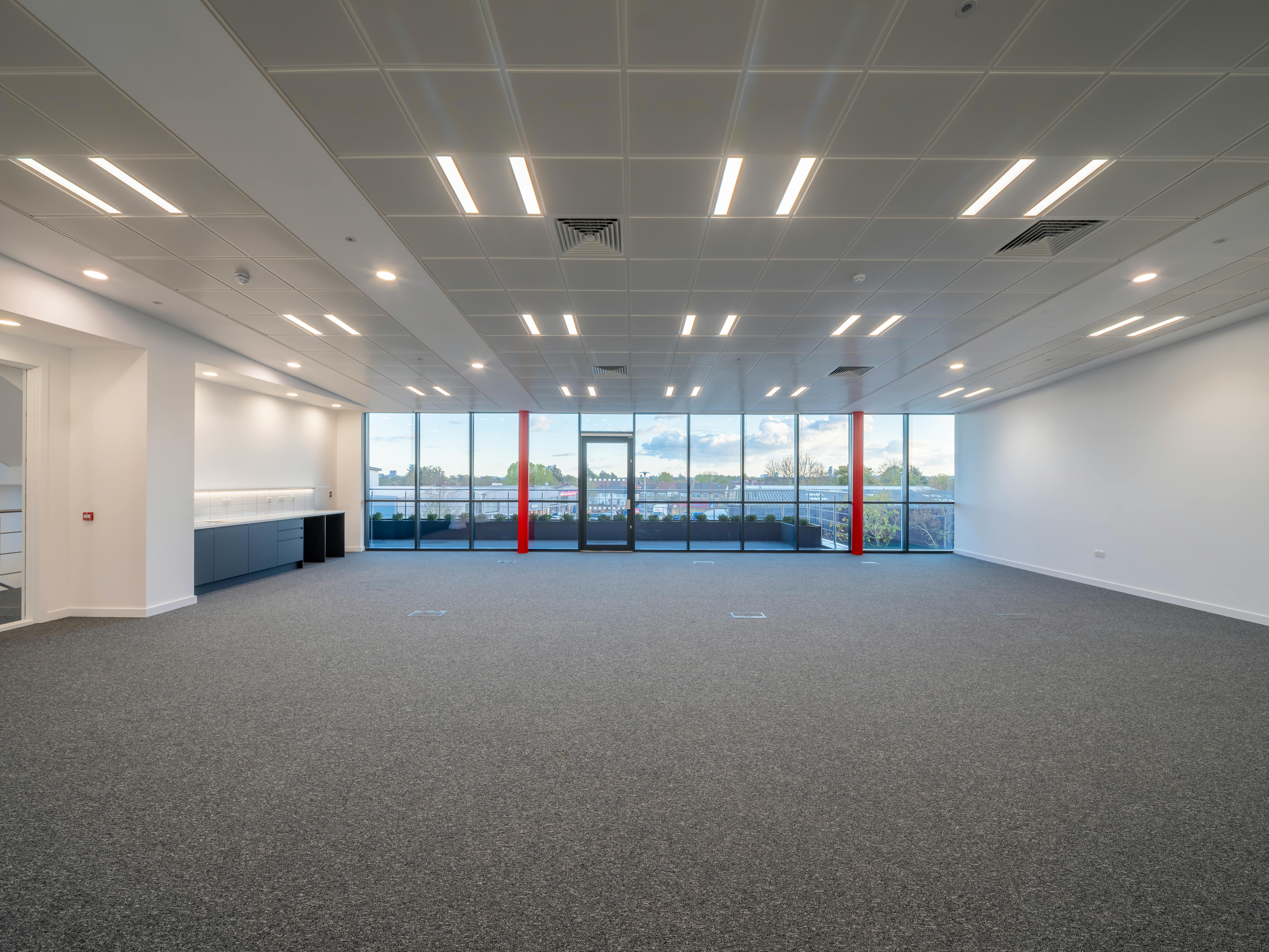 Industrial Unit in London - photo 3