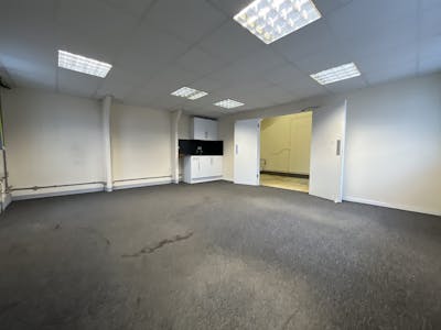 Eastern Business Park, Elgin Crescent, Hounslow, Industrial / Warehouse To Let - 16256 B