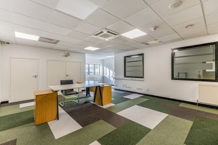 Showroom / Warehouse unit, 4-12 Kempson Close, Aylesbury, E (Commercial / Business / Service) / Industrial / Retail To Let - 101955_4-12-Kempson-Close-Gatehouse-Way (16).jpg