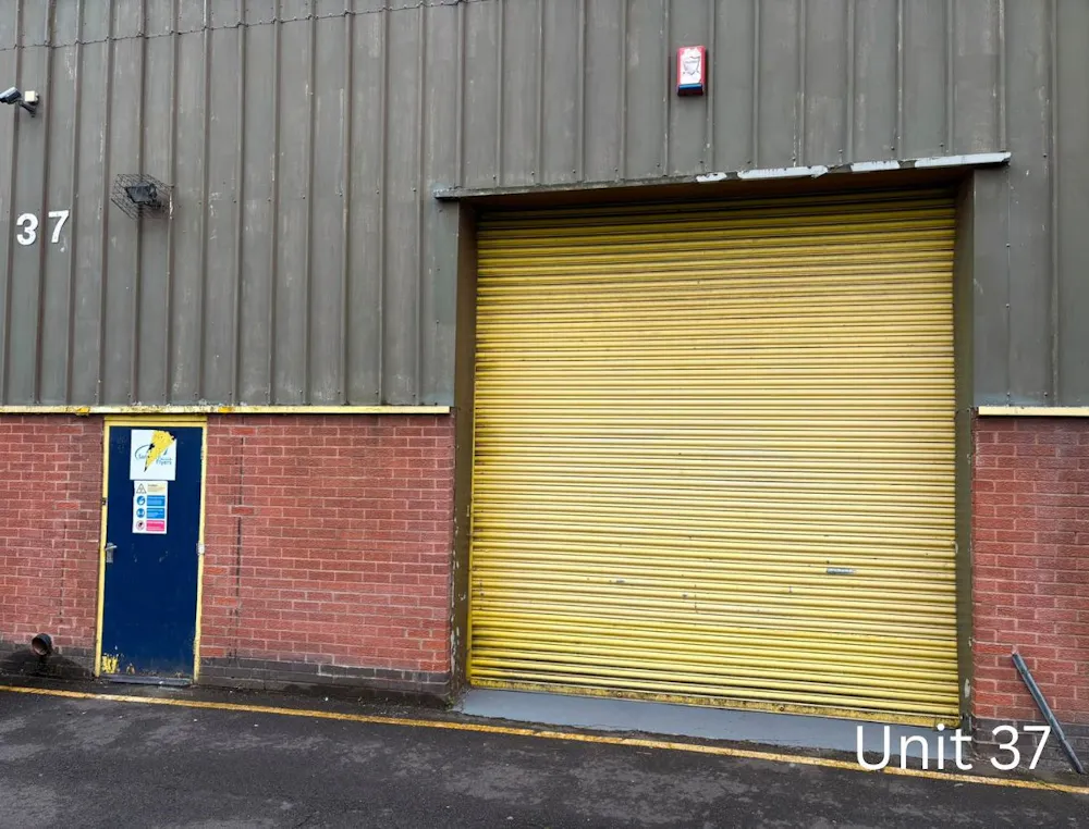 Queens Court Trading Estate - p3.jpg