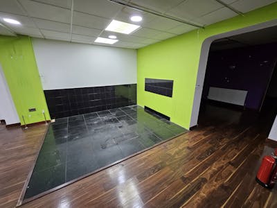 440 Wilbraham Road, Manchester, Leisure / Retail To Let - 20250325_132637.jpg