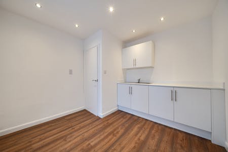 102 Portland Road, London, Class E Retail / Leisure / Investment / Retail For Sale - 1439902-7-69e103d54d58f.jpg