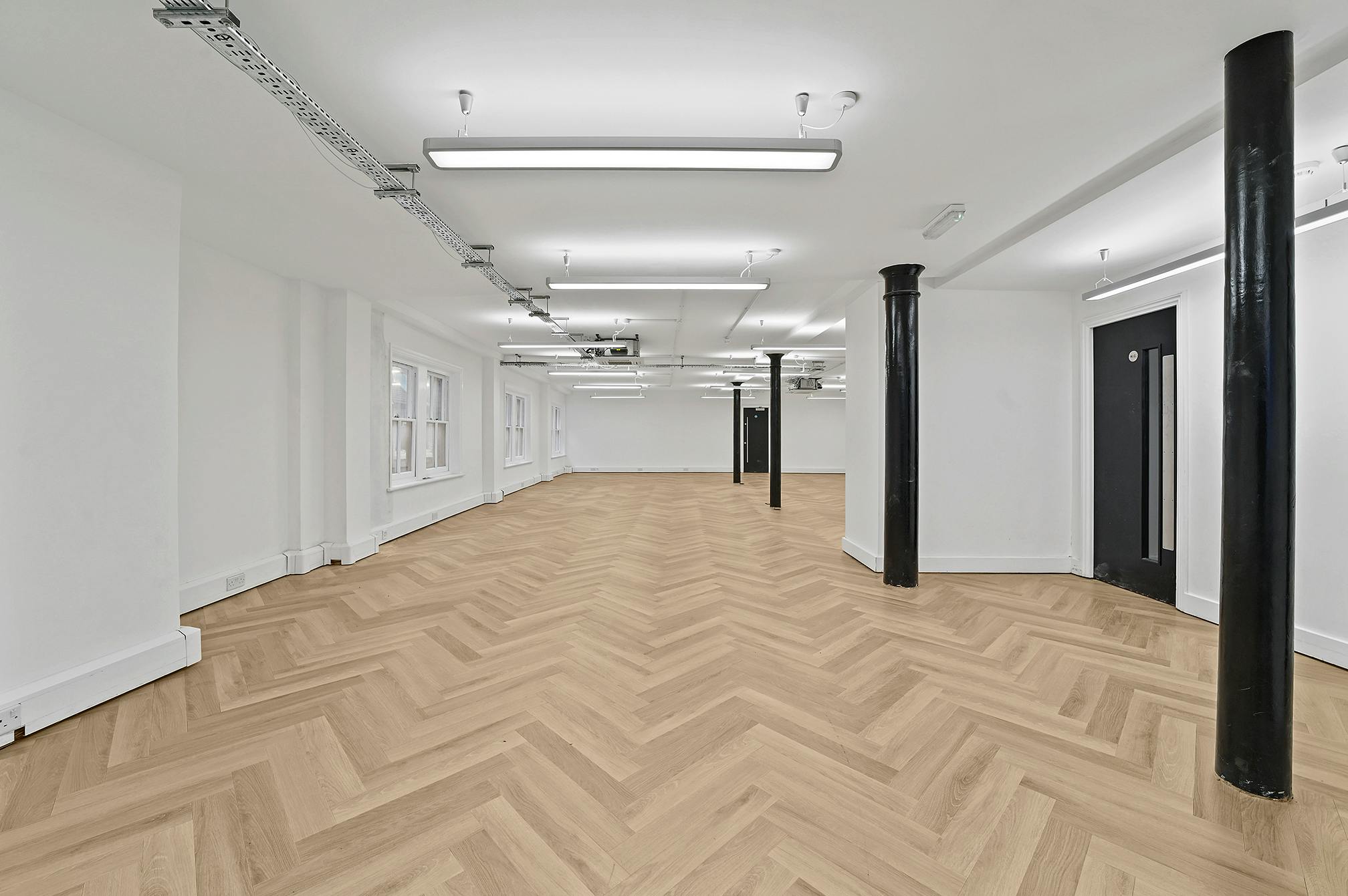 Office in London - photo 3