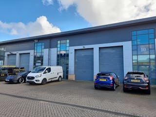 Unit 9, Devonshire Business Park, Basingstoke, Industrial / Warehouse To Let - 20241007_151727.jpg