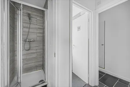 Warren Street Maisonette, 10A, 11A, 12A Warren Street, London, Office / Residential For Sale - BATHROOM1 (5).jpg