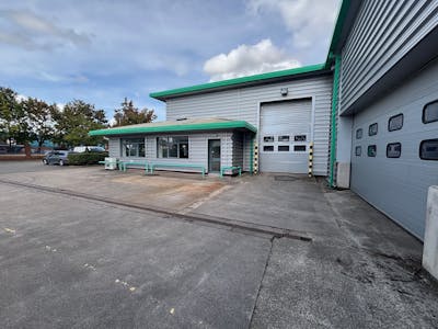 Unit 6, Tagomago Business Park, Cardiff, Industrial To Let - 6 Tagomago 15.jpg