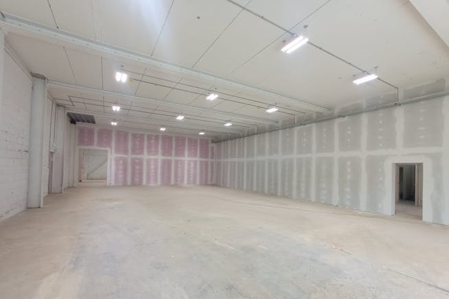 156 Dukes Road, Park Royal, Industrial / Warehouse To Let - 4.jpg