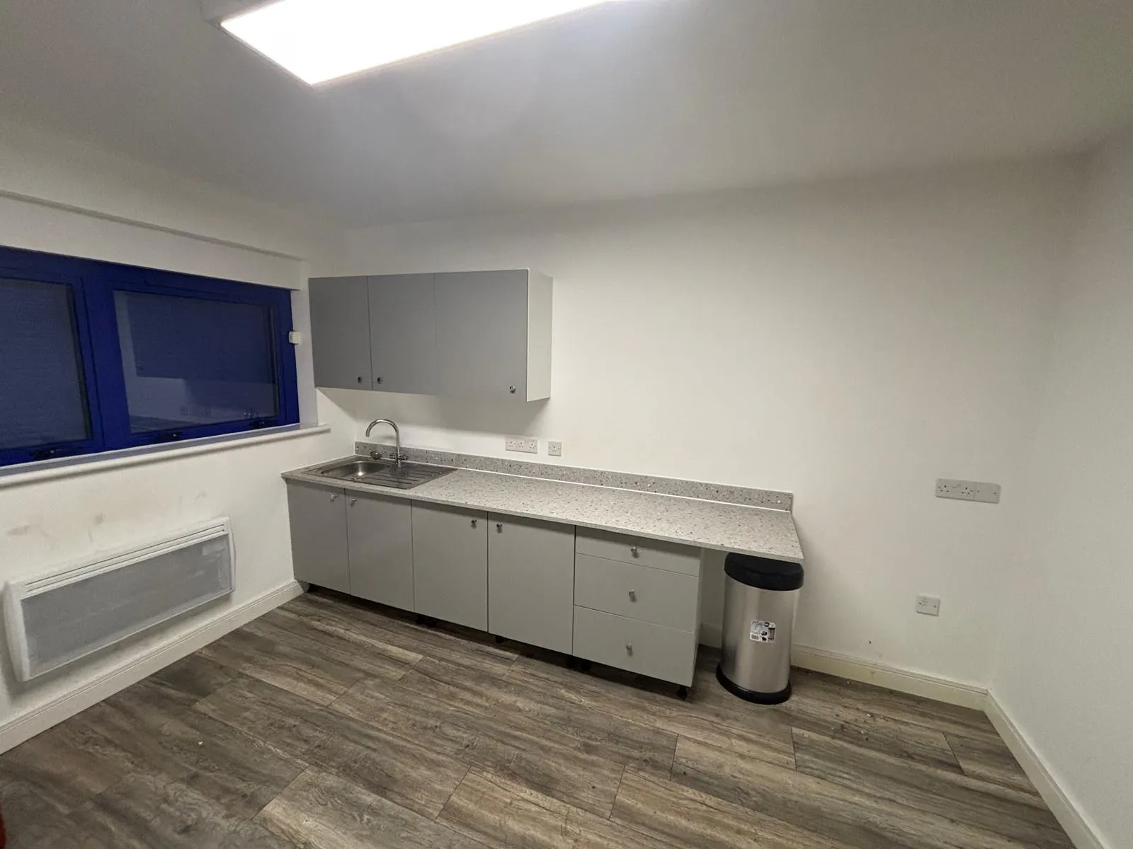 Unit 15, 29 Gordon Avenue, Glasgow, Industrial To Let - PHOTO-2026-04-12-17-30-37 3.jpg
