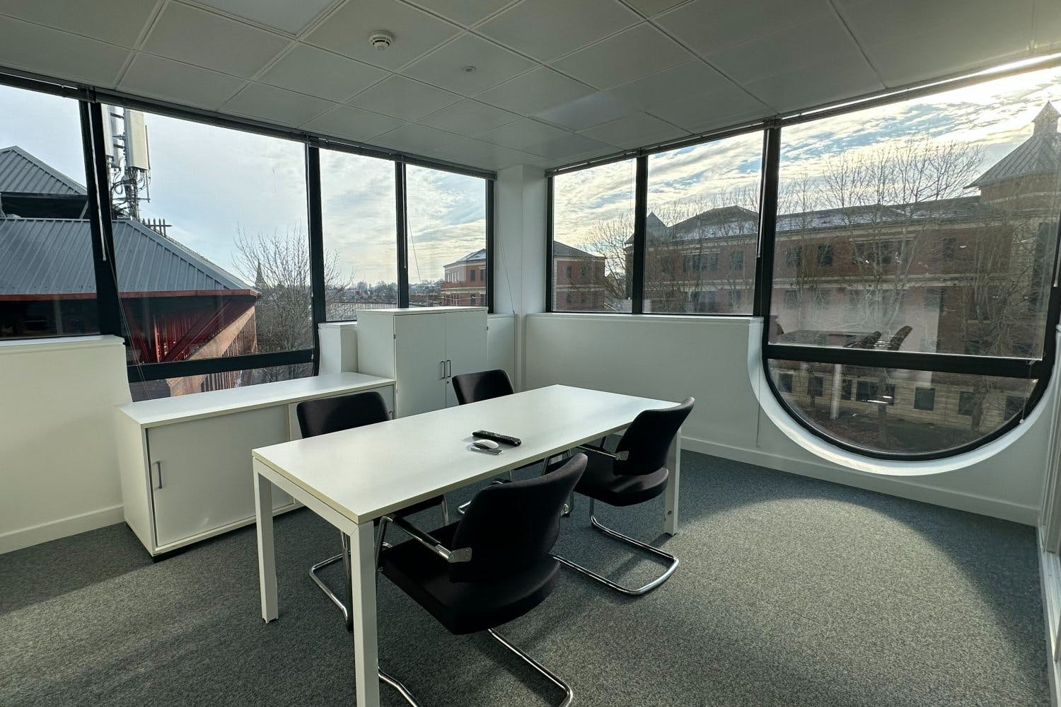 3 Queens Road image 4